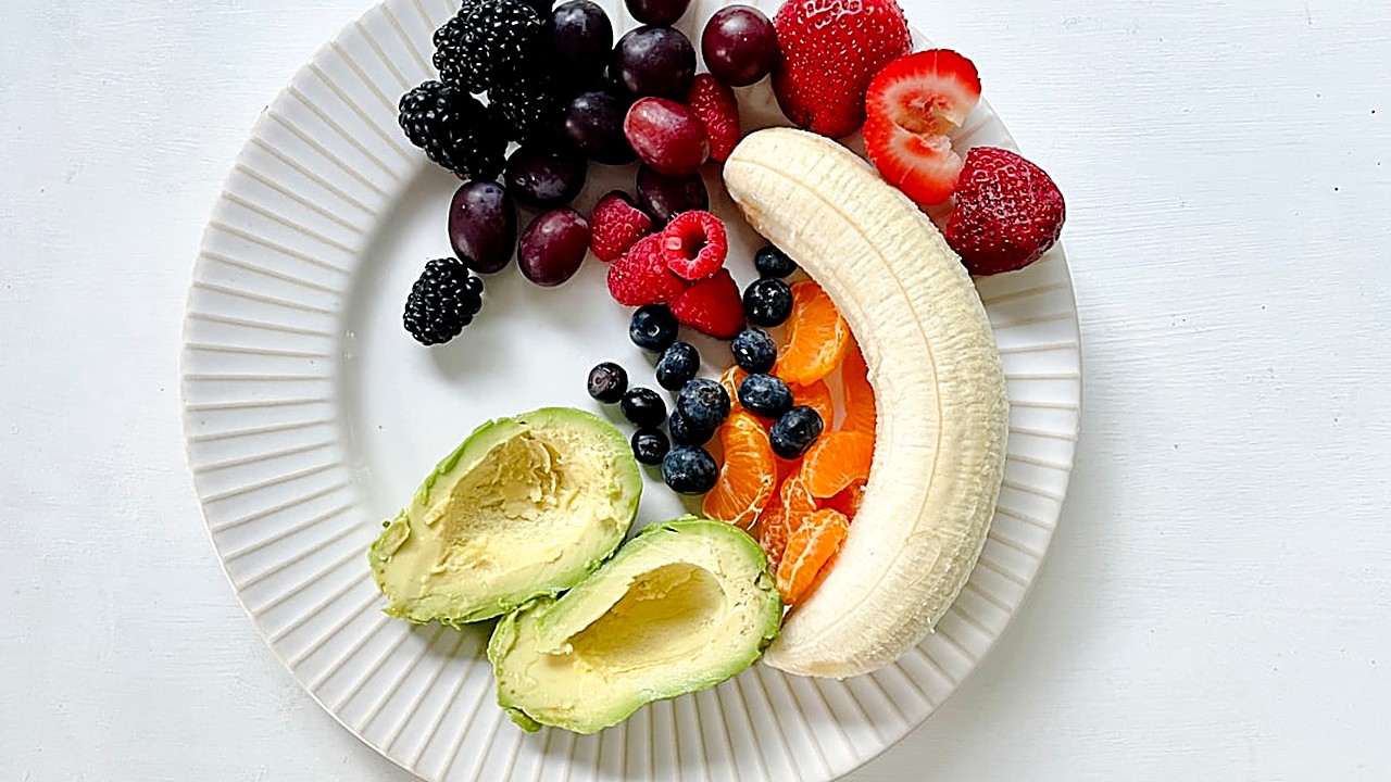 Learn how portion control can help prevent blood sugar spikes after meals with practical tips, examples, and easy home…