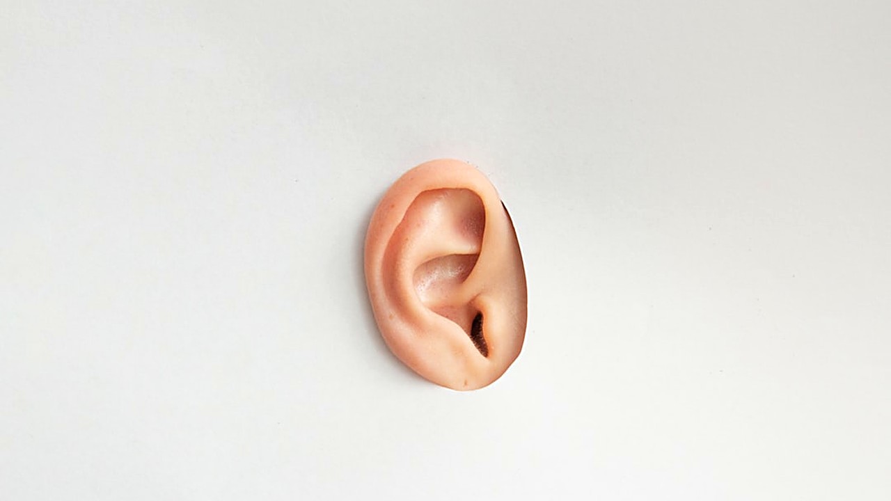 Learn why tinnitus can affect only one ear, what causes it, and practical steps to manage the symptom safely.