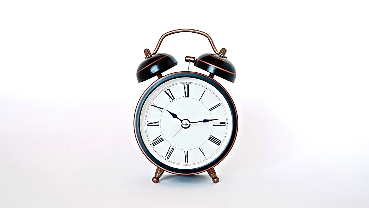 Learn common reasons for waking at 3 AM and simple steps to improve sleep. Practical tips for adults over 45 to enjoy…