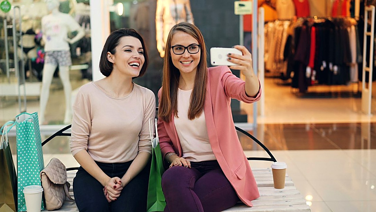 Mute the chat, hide the apps and ride out each urge for ten minutes. A simple step-by-step plan to break…