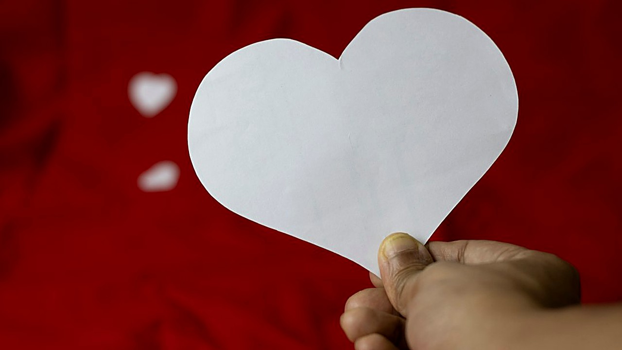 Wondering if your ex misses you during no contact? See the 9 signs that actually count, the false alarms to ignore,…