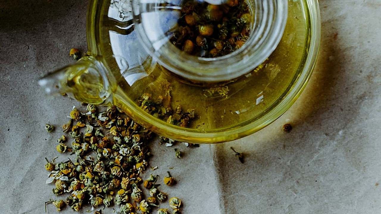 Learn practical, natural ways to improve sleep. Follow a step-by-step guide with herbs, routines, and environment tips…