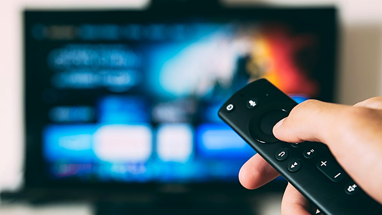 Your ex keeps asking for your Netflix password? Copy-ready replies to say no, keep your dignity, or use the moment…