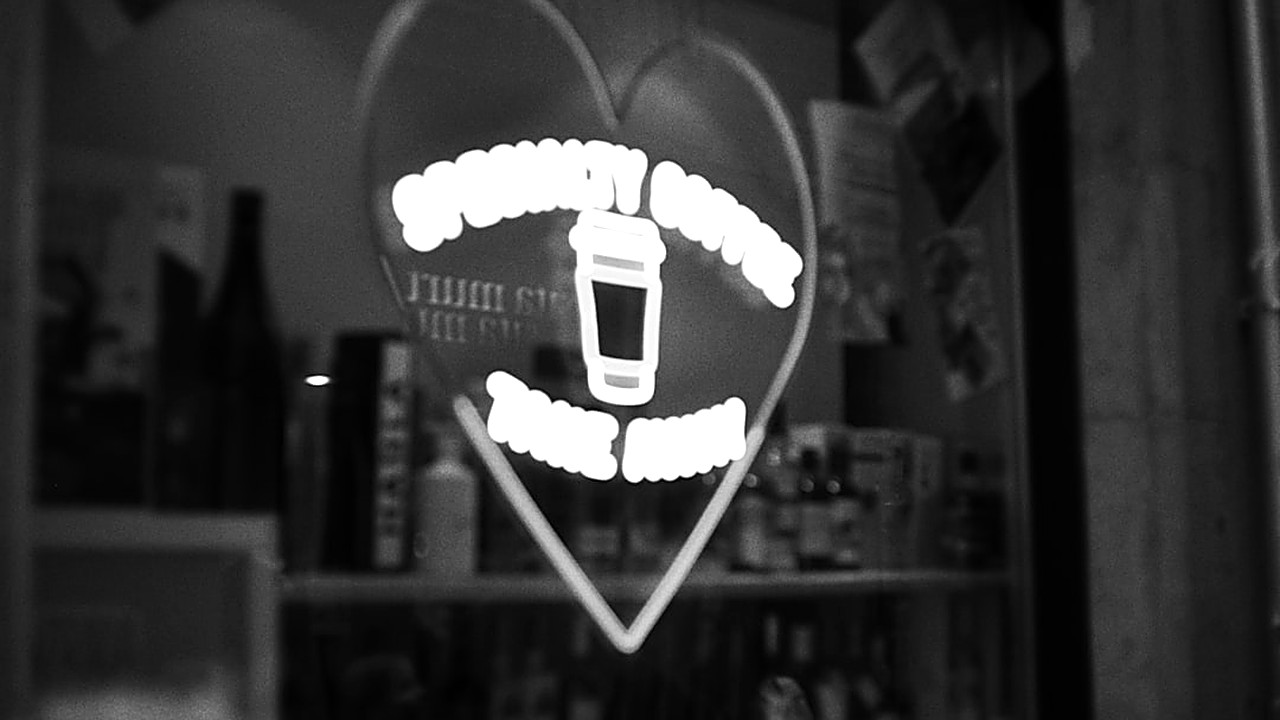 Aprende a pedir café en inglés con frases reales, ejemplos concretos y trucos para evitar malentendidos comunes…