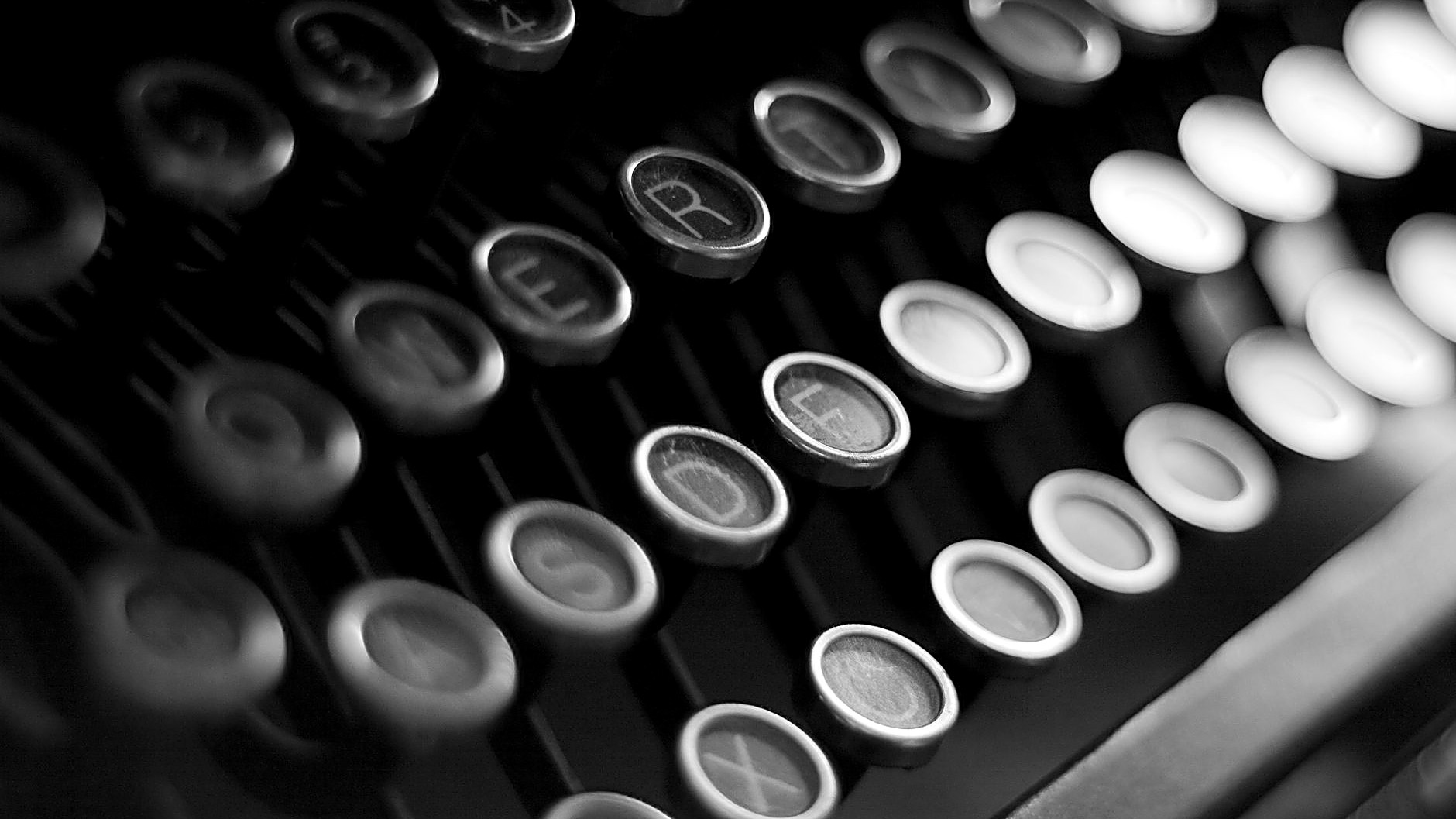 Compare top AI writing tools that help create press releases journalists trust. See real tests and honest reviews.