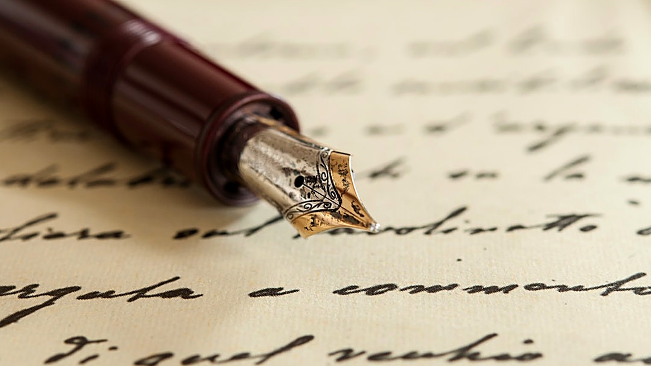 AI writing tools help draft blogs fast, but can they replace human editors? Learn what AI does well and where human…