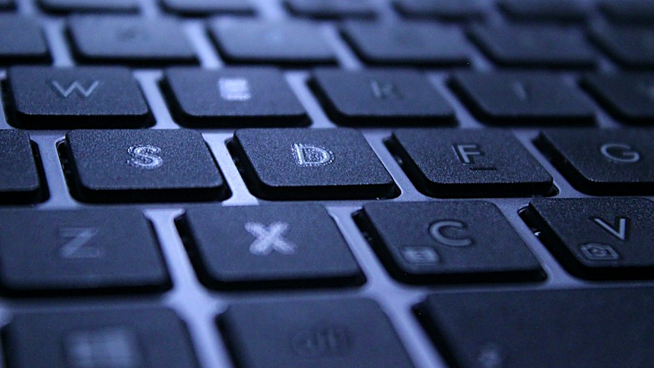 A 5-stage workflow for combining AI writing tools on SEO content: which tool does research, draft, edit and checks…