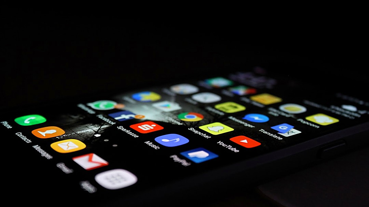 Learn simple ways to test if your landing page works well on mobile devices. No tech skills needed.